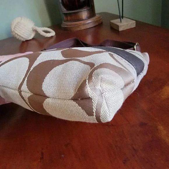 Coach Signature Stripe Swingpack Khaki Brown Jacquard and Patent Leather F48806 - Picture 9 of 13